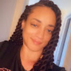 Meet your Posher, Monyae